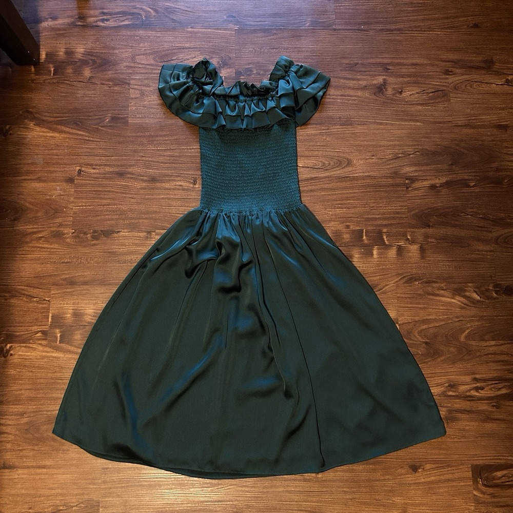 Women's XS Gianni Bini Emerald Green Dress Ruffle Neckline Fitted Stretch